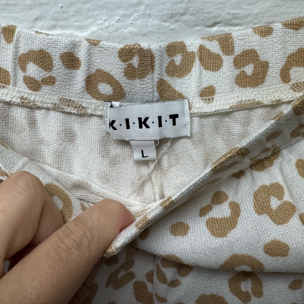 KIKIT Leopard Print Pajama Set - Picture 4 of 7